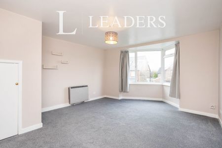 2 bedroom maisonette to rent Oaklands, Oakhill Road, RH13 - Photo 2