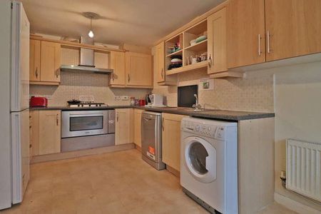 Wadsworth Court, Bedford, MK42 - Photo 3