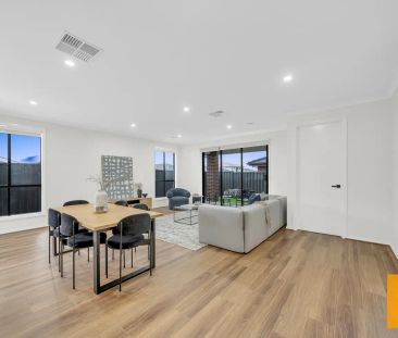 “Family home with a designer touch to every corner!” - Photo 1