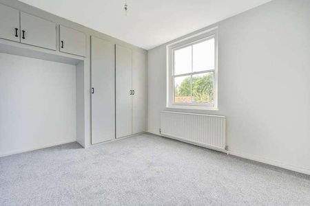 High Street, Chobham, GU24 - Photo 4