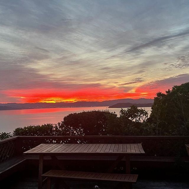 Lovely bays home with harbour views - Photo 1