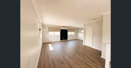 Modern Family Home with all the space you need - Photo 3