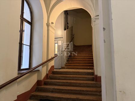 Kiadó átlagos állapotú lakás - Budapest V. kerület - Photo 2