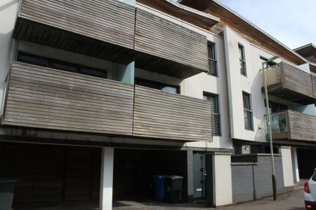 4 bedroom townhouse to rent - Photo 3