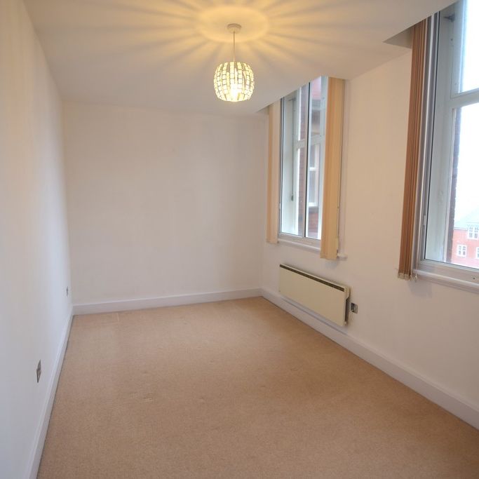 To Let 3 Bed Apartment - Photo 1