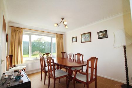 4 bedroom detached house to rent - Photo 2