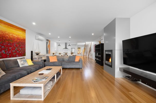 Luxurious Coastal Living in the Heart of Blairgowrie - Photo 1