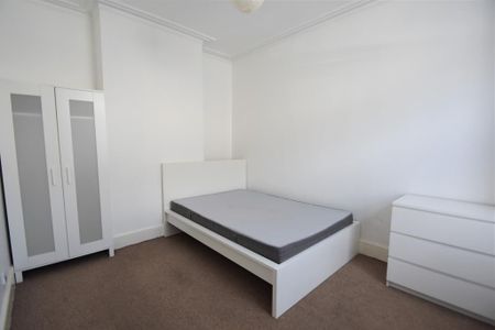 5 bedroom end of terrace house to rent - Photo 5