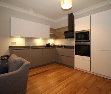 Flat 2, 10 Bernard Street - Photo 6