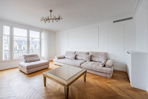 Avenue Montaigne - Photo 1