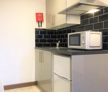 Studio to rent - Photo 6