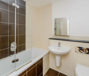 4 bedroom terraced house to rent - Photo 5