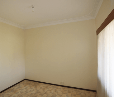 8 Eric Street, Midland, WA 6056 - Photo 2