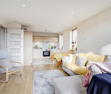 Ryemead Boulevard, High Wycombe - Photo 3