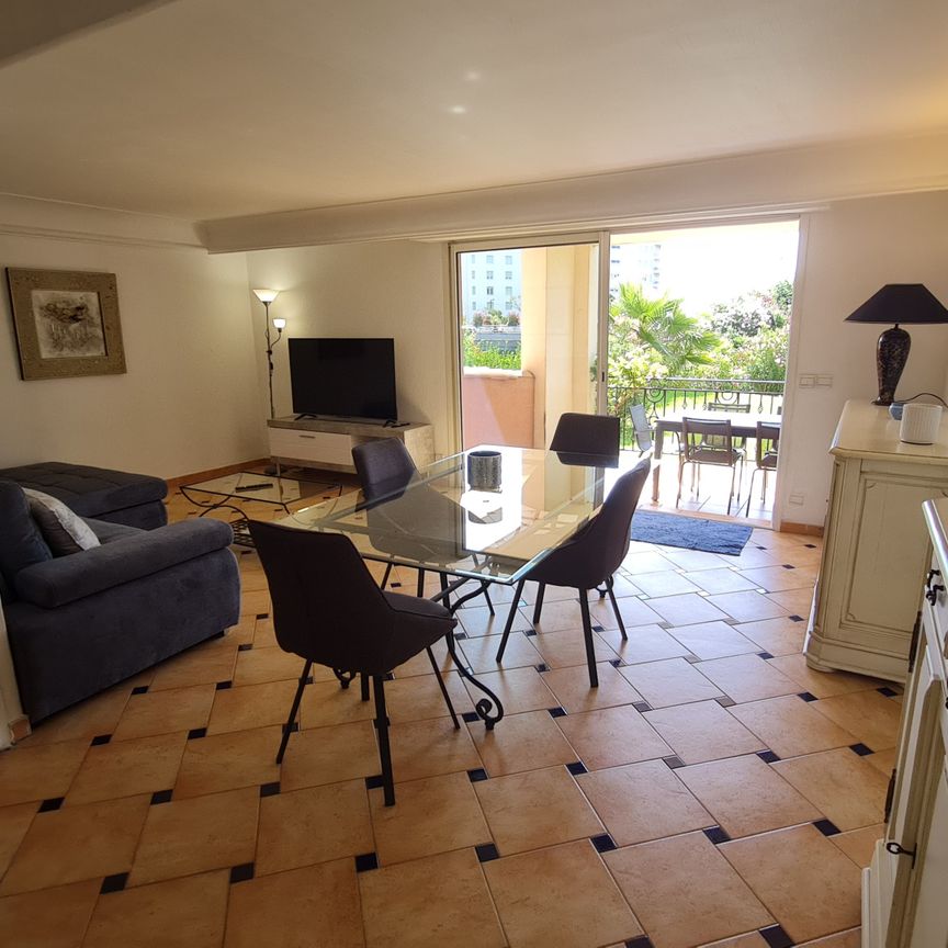 Location Appartement 3 pièces 53m² STE MAXIME 83120 - Photo 1