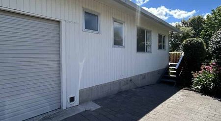 A real cutie in Richmond Heights - Photo 3