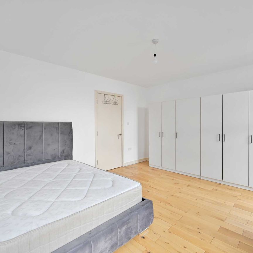 Price £400 pw - Available Now - Furnished - Photo 1