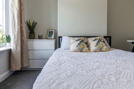 4 bedroom terraced house to rent - Photo 4