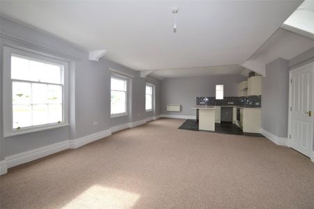 4 bedroom apartment to rent - Photo 2