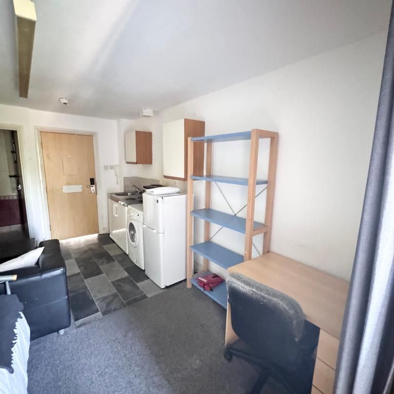 1 bedroom flat to rent - Photo 1