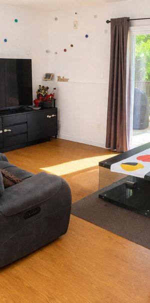 BEAU 4 1/2 | FLEURIMONT | JUILLET-AOÛT - Photo 1