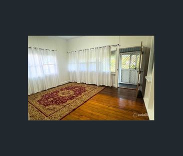 2 BEDROOM HOME - CLOSE TO TOWN - Photo 1
