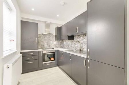 3 bedroom flat to rent - Photo 2