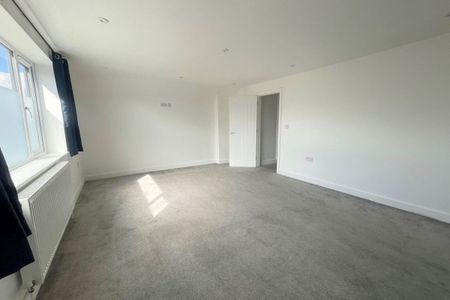 Drift Road, STAMFORD - Photo 2