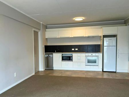 1/24 Grassways Avenue, Pakuranga heights - Photo 2