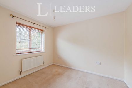 3 bedroom house to rent Abergavenny Gardens, Copthorne, Crawley, RH10 - Photo 5