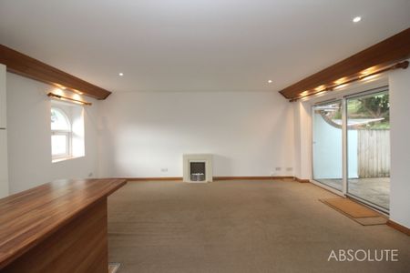 2 bed semi-detached house to rent in Avenue Road, Torquay, TQ2 - Photo 5