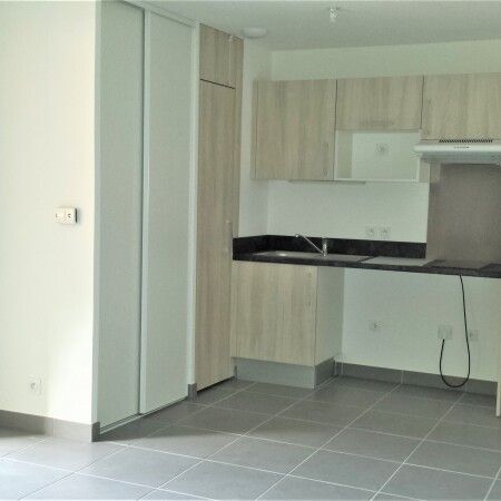 Location Appartement 2 pièces 45m² COGOLIN 83310 - Photo 1