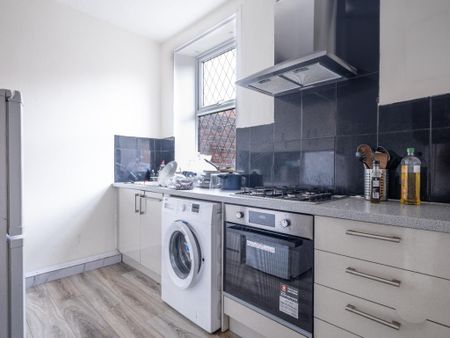 5 bedroom terraced house to rent - Photo 4