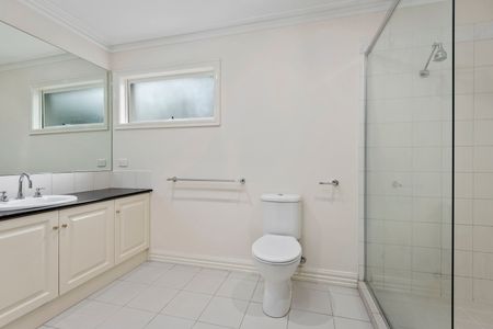 5 Sweyn St, Balwyn North VIC 3104 - Townhouse For Rent | Domain - Photo 3
