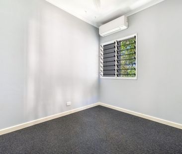BEAUTIFUL, LARGE FAMILY HOME! - Photo 4