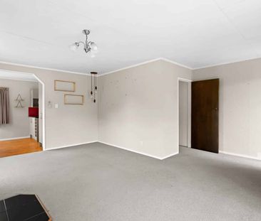 Family-Friendly Home - Photo 2