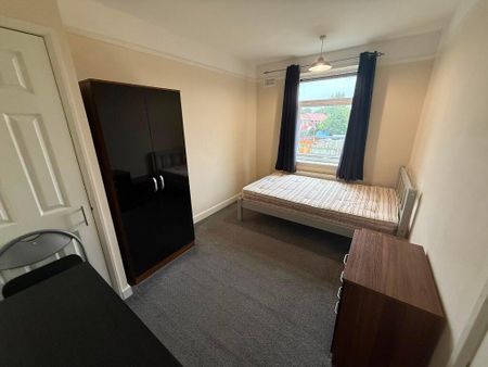 4 bedroom house to rent - Photo 2