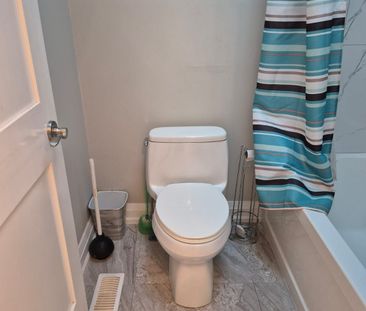 For Lease - 369 Lawson Road Unit# Room 2, Toronto, Ontario - Photo 2