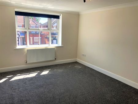 Egerton Court, Egerton Gardens - Photo 3