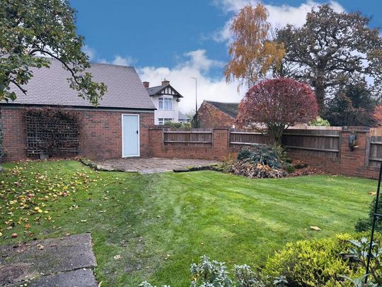 4 bedroom semi-detached house to rent - Photo 1