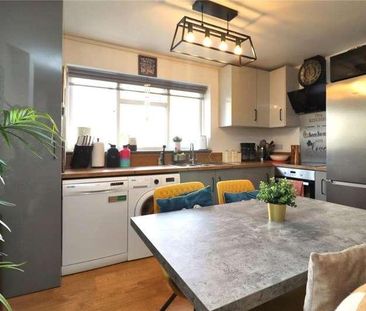 Woking, Surrey, GU21 - Photo 5