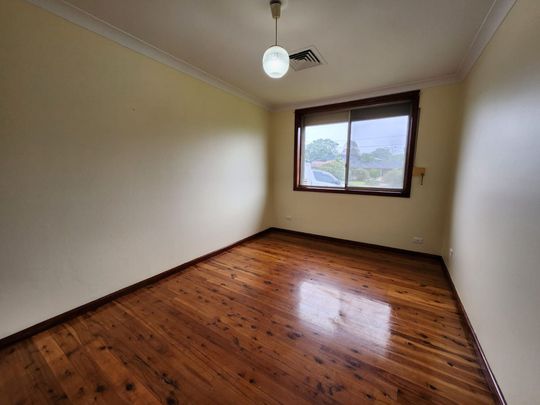 3 Bedrooms Plus Study with Ducted Air/Con - Photo 1