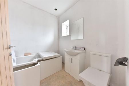 2 bedroom semi-detached house to rent - Photo 5