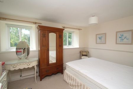 2 bedroom semi-detached house to rent - Photo 3