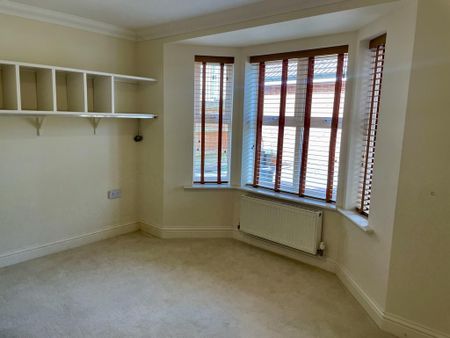 5 bedroom detached house to rent - Photo 3