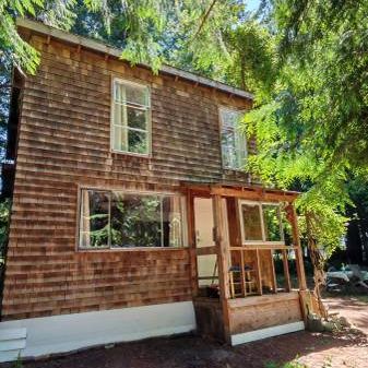 Lovely Original Cabin in Powell River - Photo 3