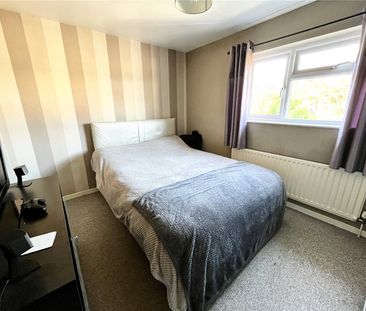 3 Bedroom - Photo 3