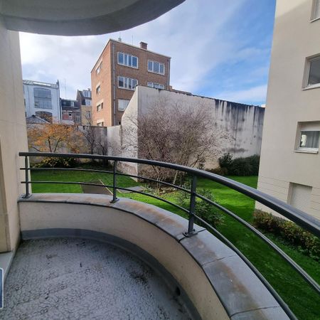 Location Appartement 2 pièces 46m² LILLE 59000 - Photo 4