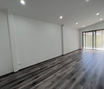 MODERN FLAT WITH PRIVATE ACCESS AND YARD - Photo 1