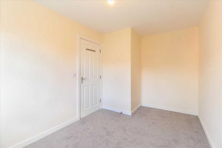 4 bedroom semi-detached house to rent - Photo 4